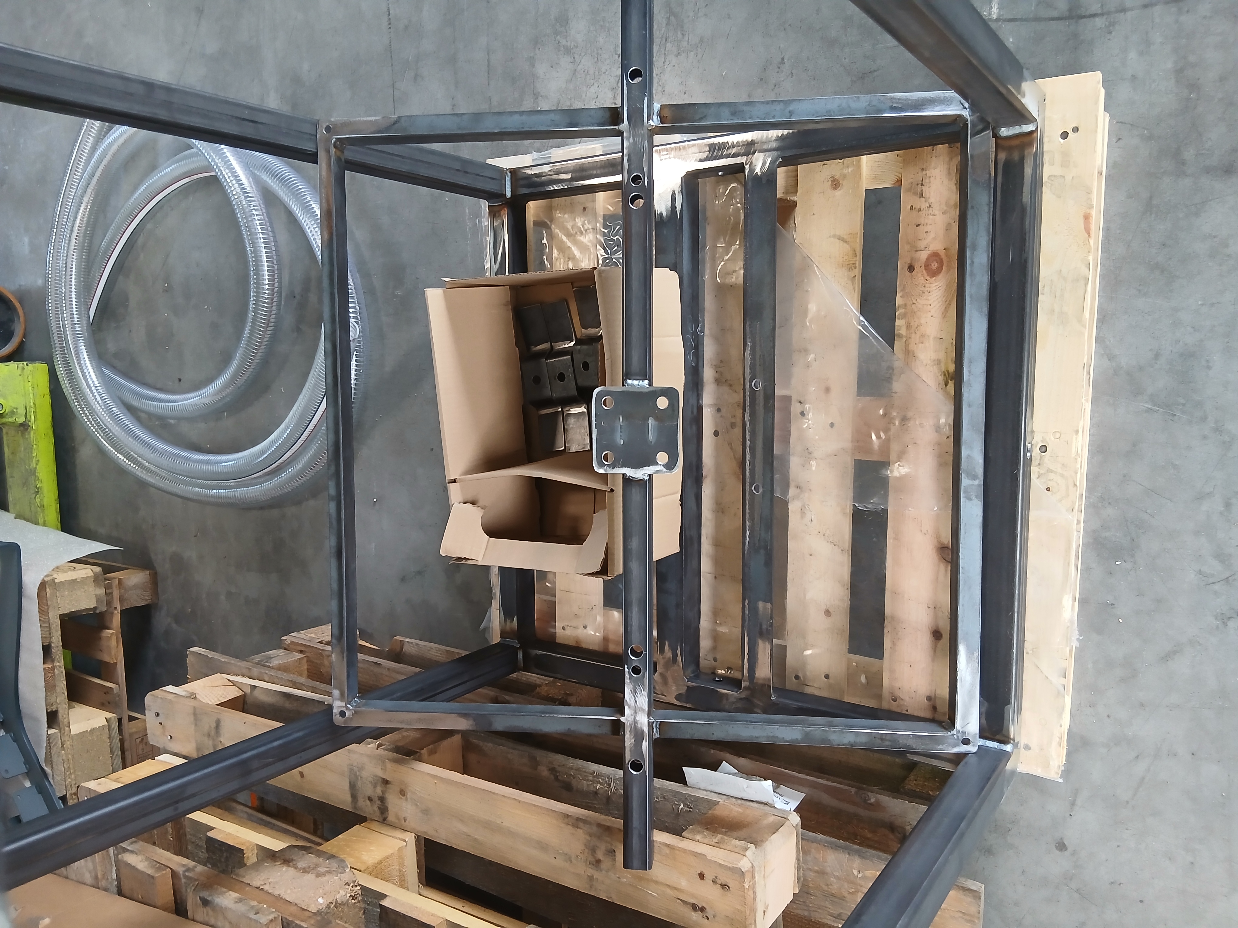 Châssis acier en cours de fabrication