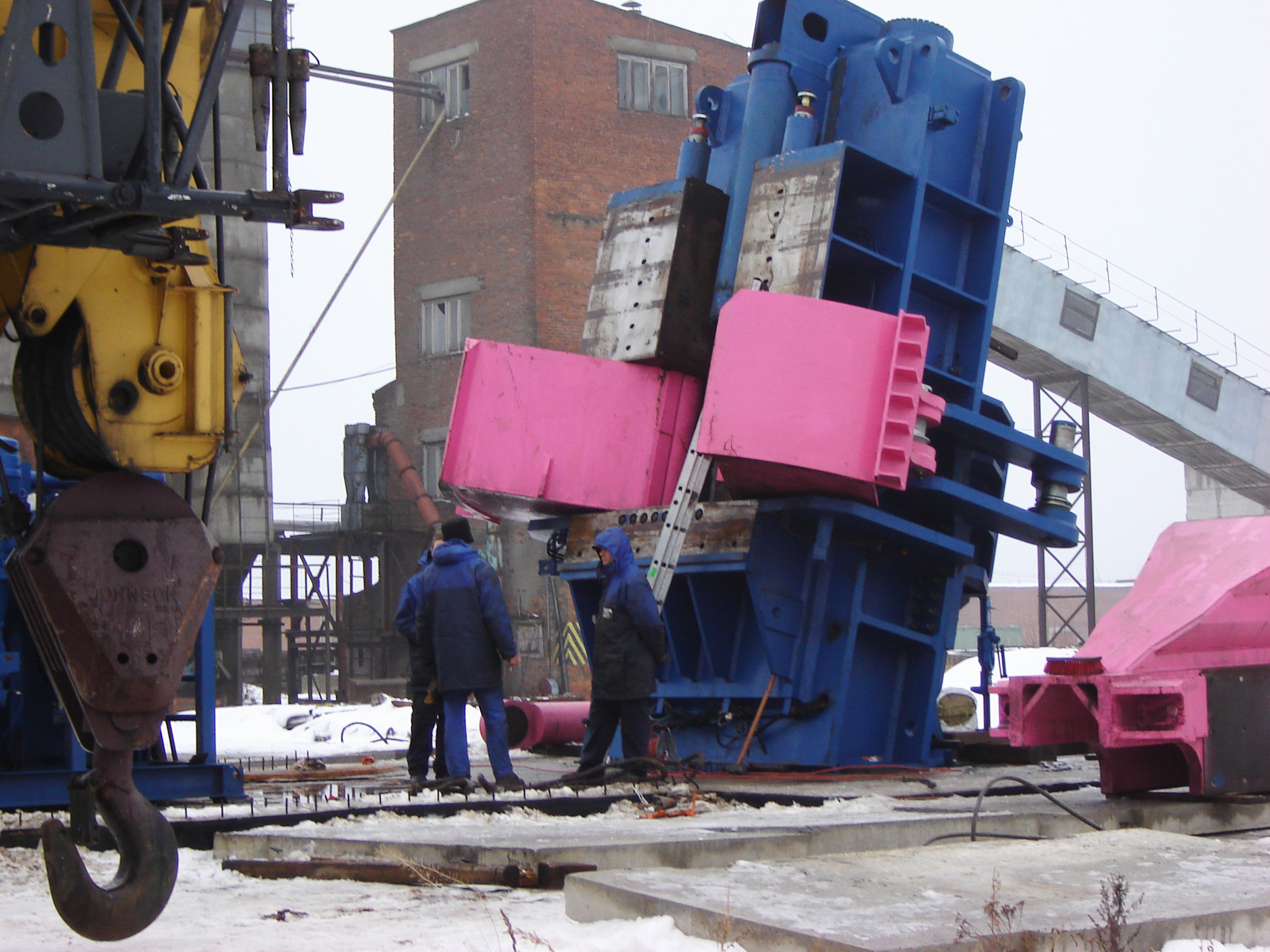 Montage d'une cisaille hydraulique